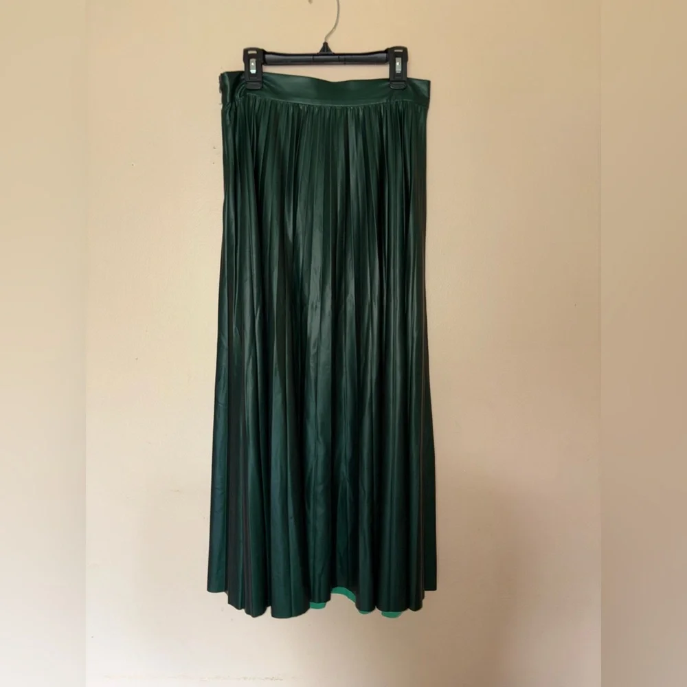 Zara Faux Leather Emerald Green Pleated Midi Skirt Size Small Festive Autumn - Picture 5 of 5